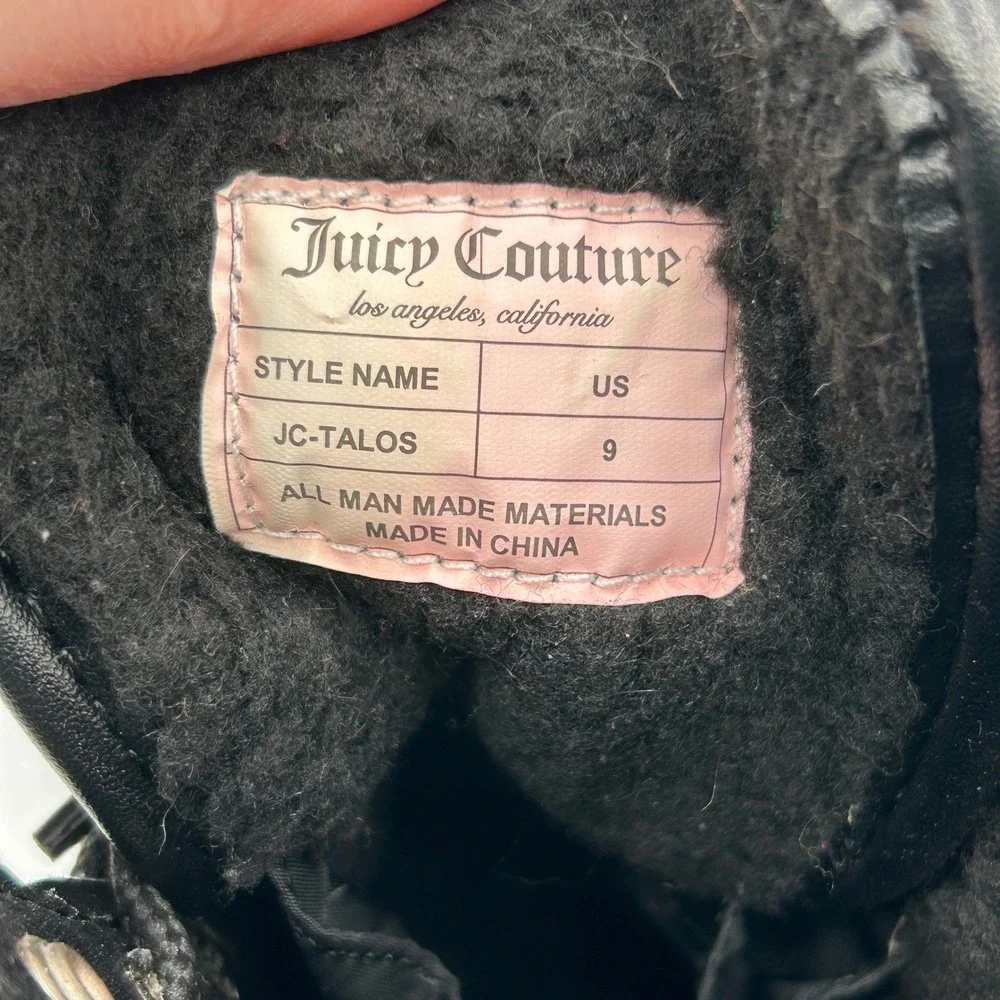 Juicy Couture right boot